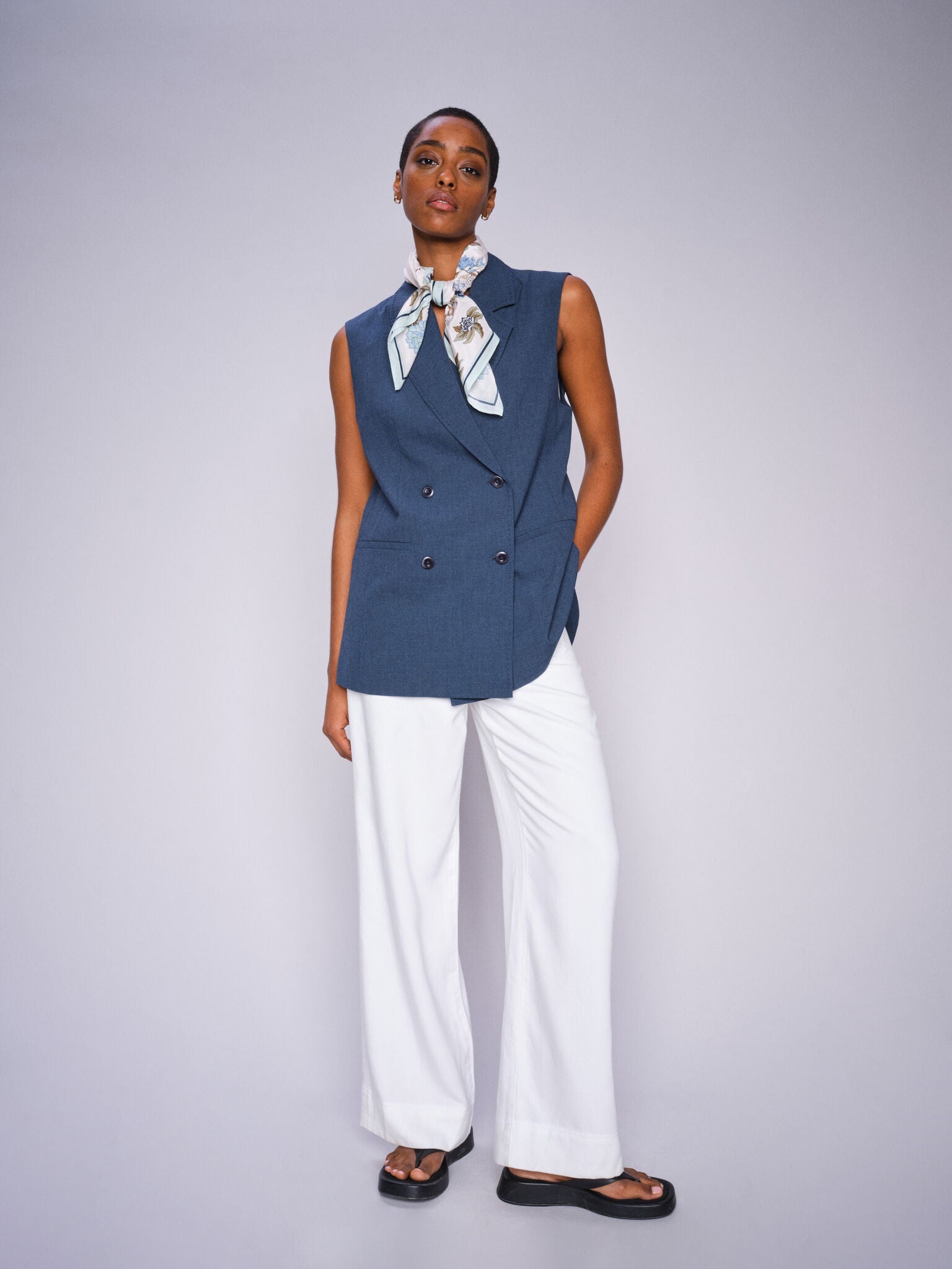 Modelshot / Ecru / Detail